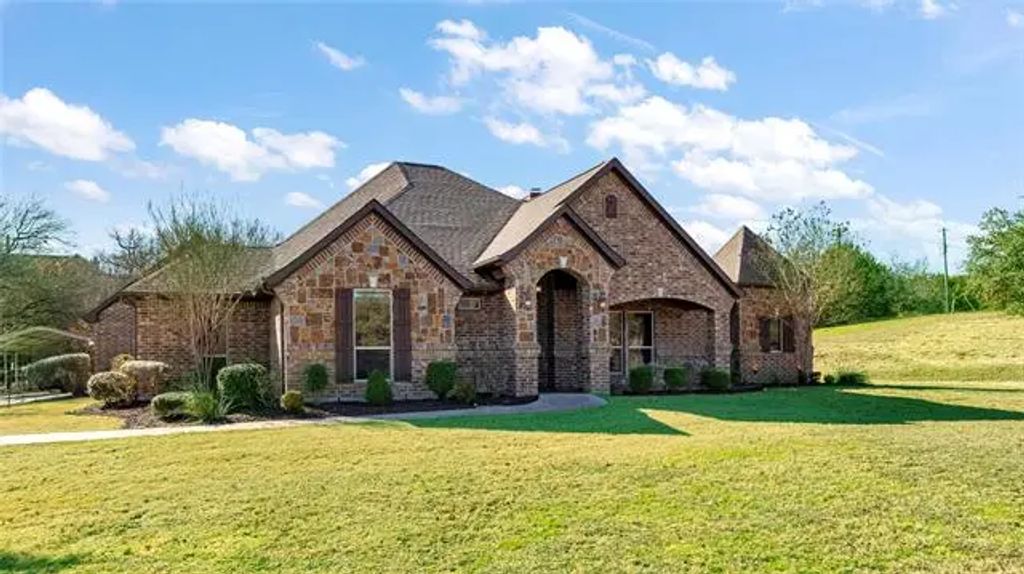 112 Royal Drive, Weatherford