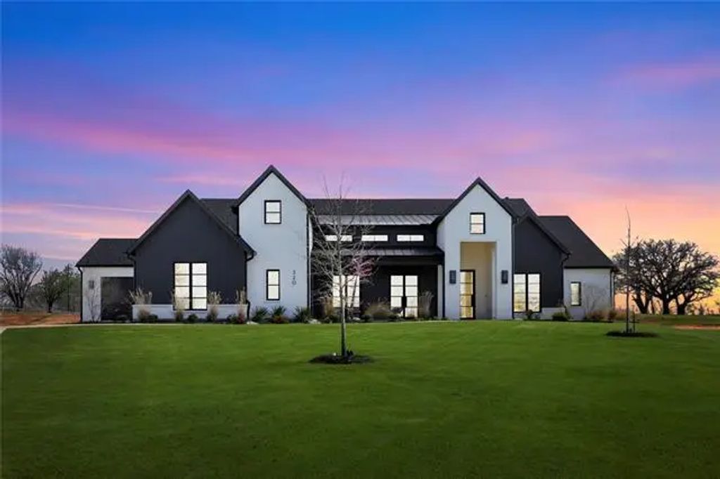 320 Mint Ridge Drive, Burleson