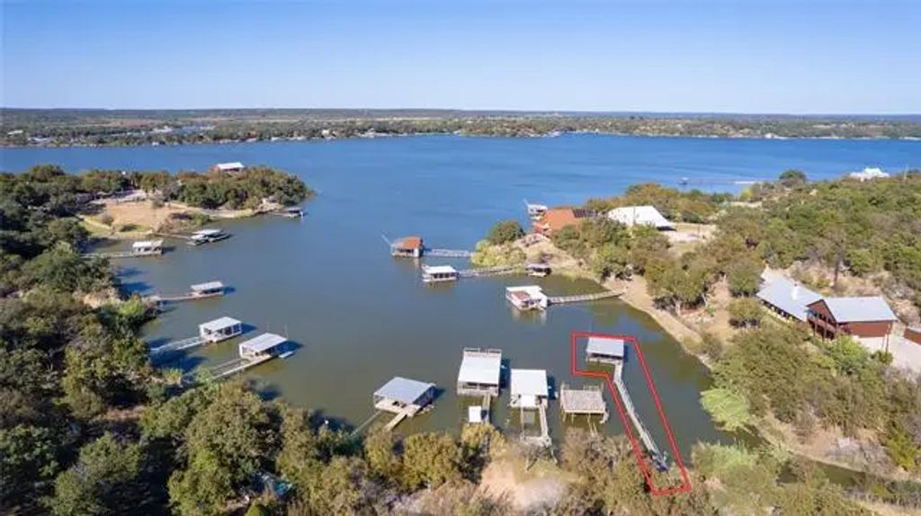 7950 County Road 464, Brownwood