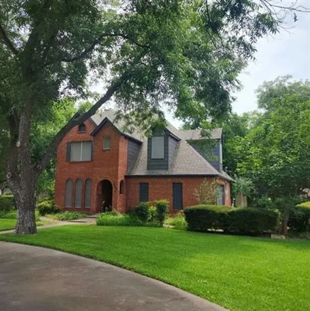 5001 Seminole Drive, De Cordova