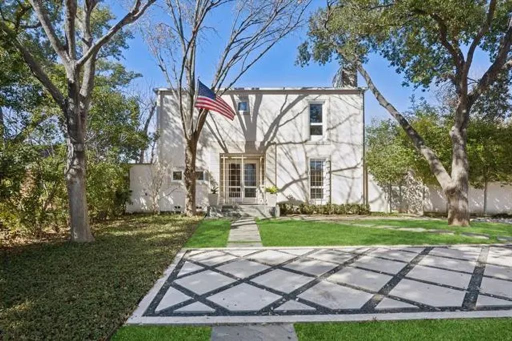 3739 N Versailles Avenue, Dallas