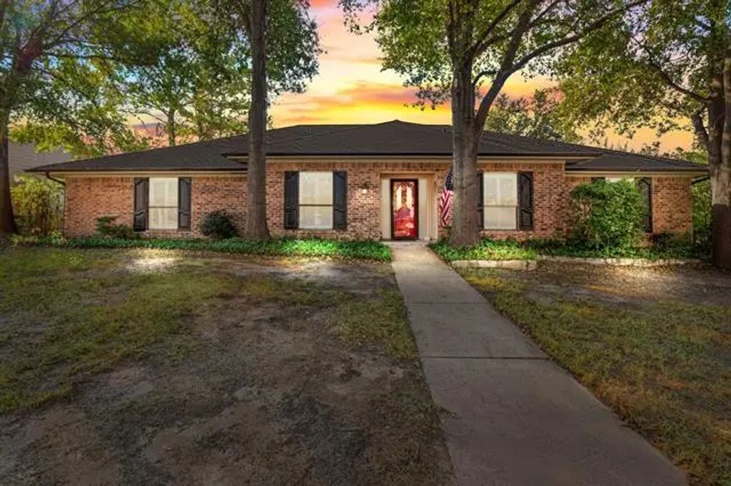 1708 Wimbleton Drive, Bedford