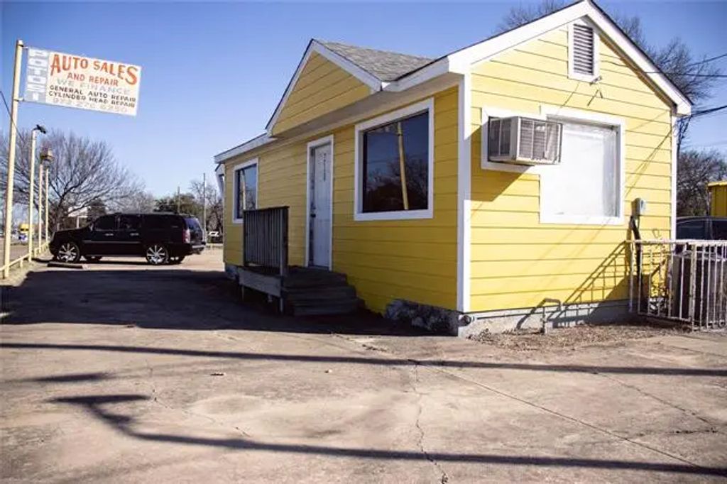 304 S 3rd Street, Garland