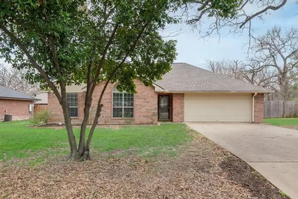 1305 Elmwood Avenue, Corsicana