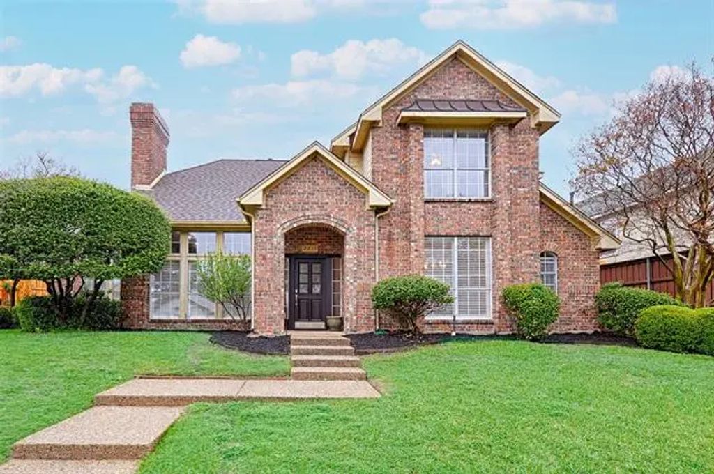 2215 Burgundy Drive, Carrollton