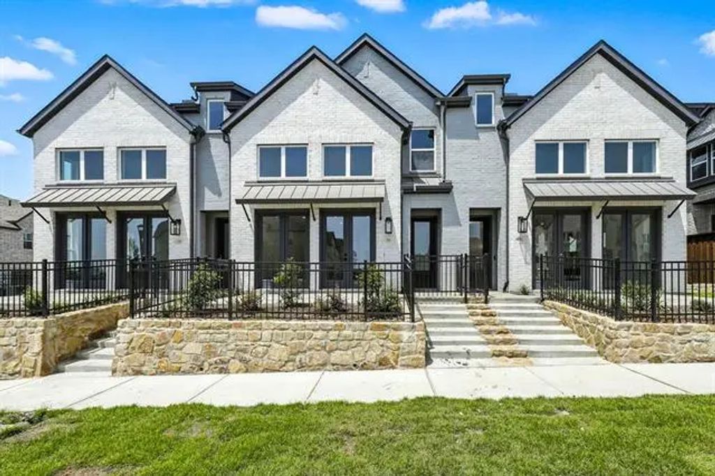 13916 Longvalley Drive, Fort Worth