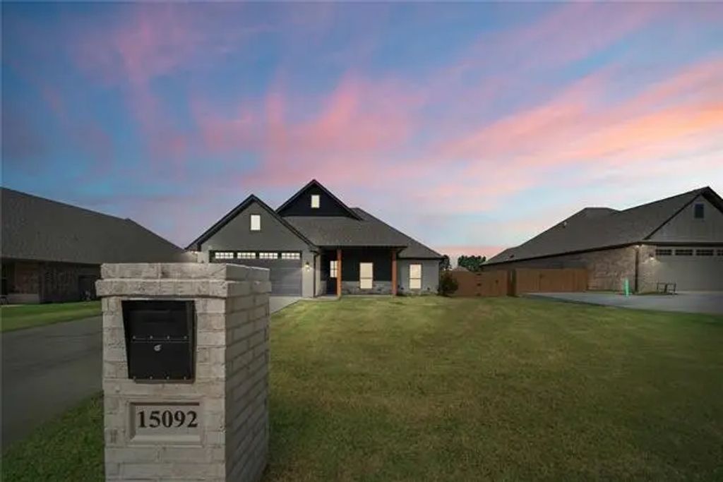 15092 High Country Acres Lane, Tyler