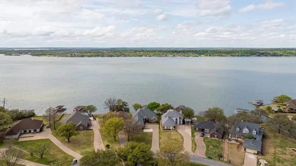 3917 Buena Vista Circle, Granbury