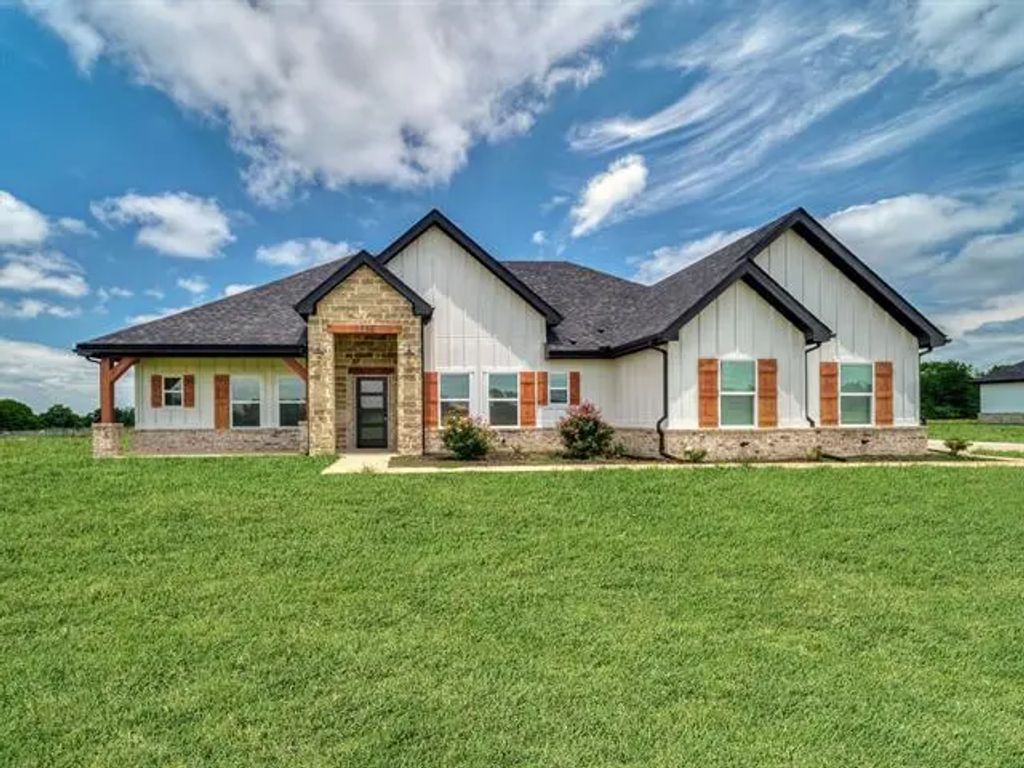 2558 W Fm 1566, Celeste