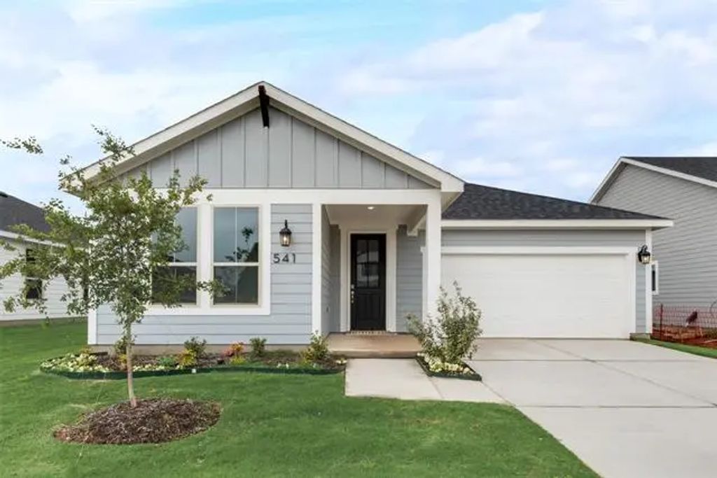 541 Marcus Lane, Crowley