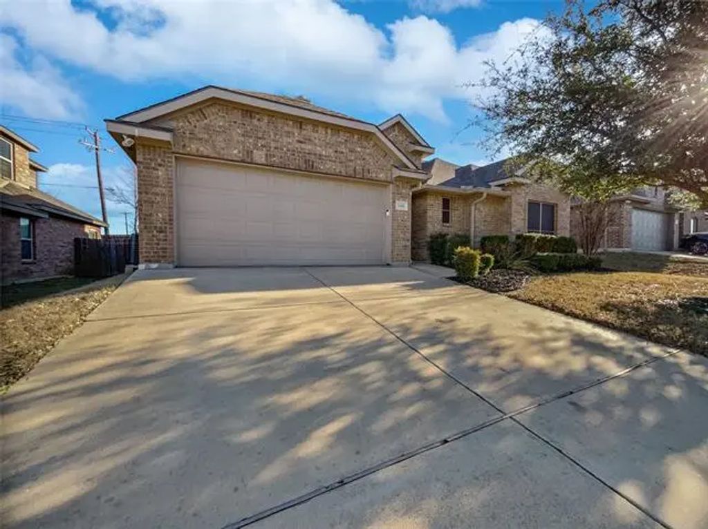 1608 Cowtown Drive, Mansfield