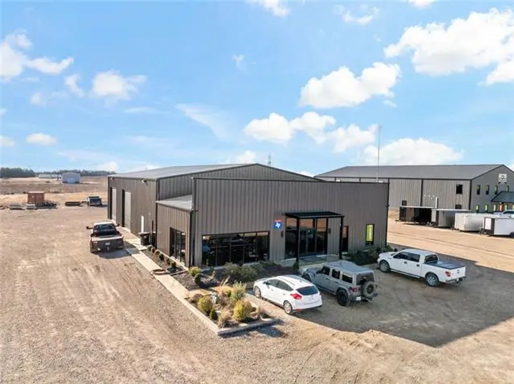 14011 Hwy 82 W, Petty