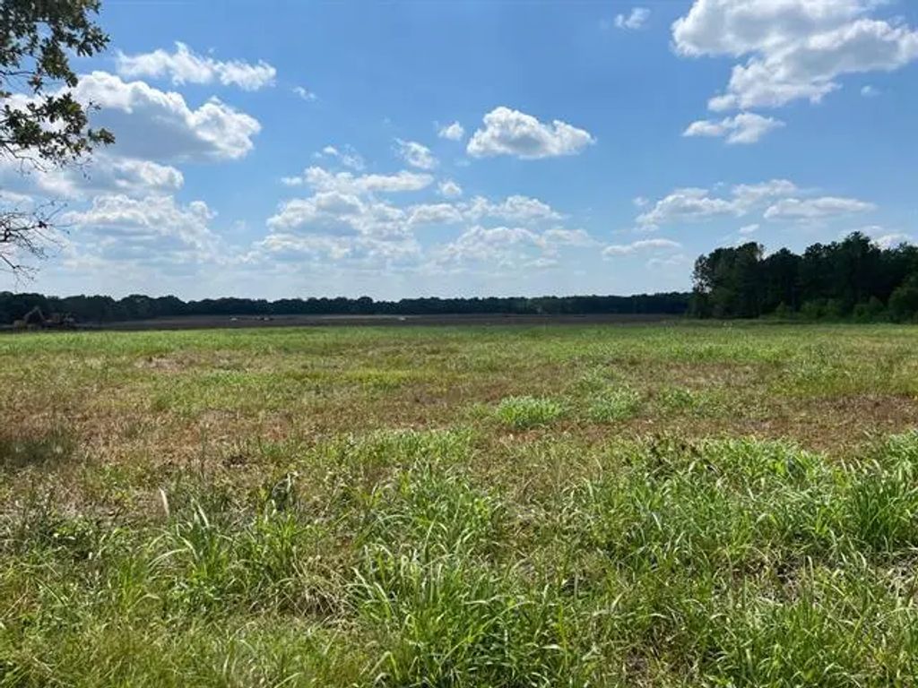 332 County Road 1290, Clarksville
