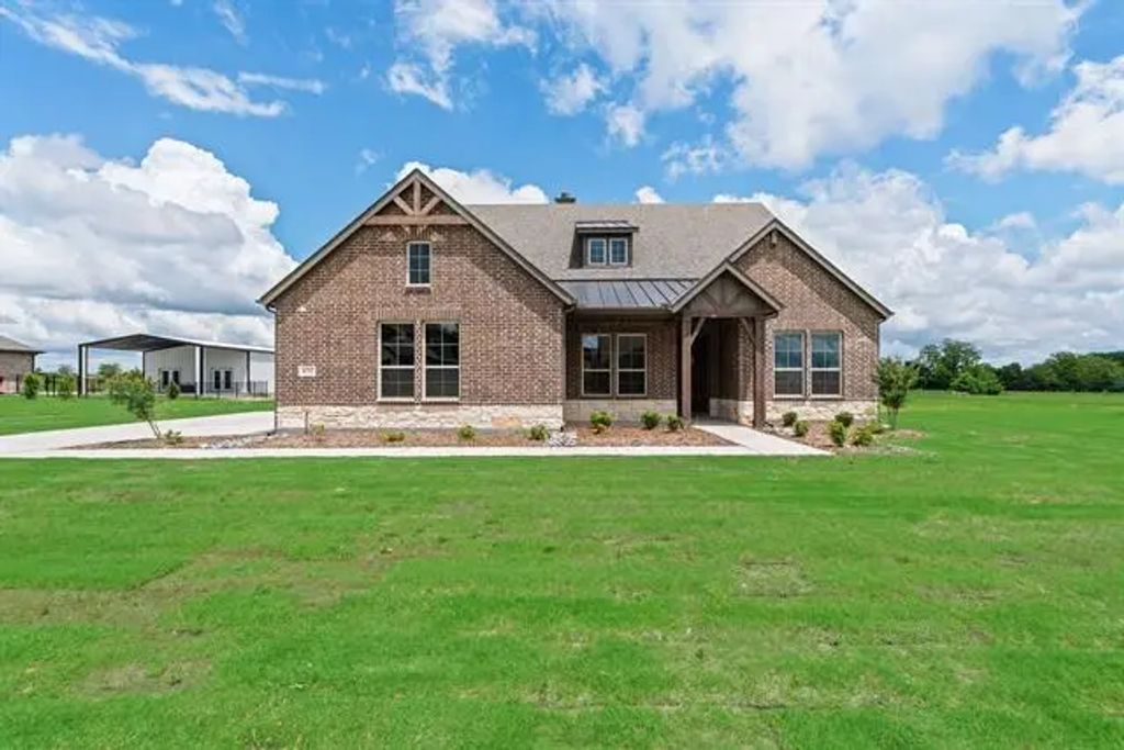 450 Brown Road, Leonard