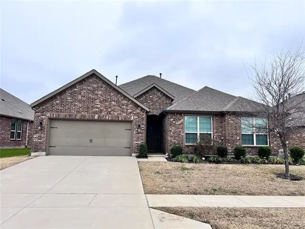2812 Grizzly Road, Aubrey