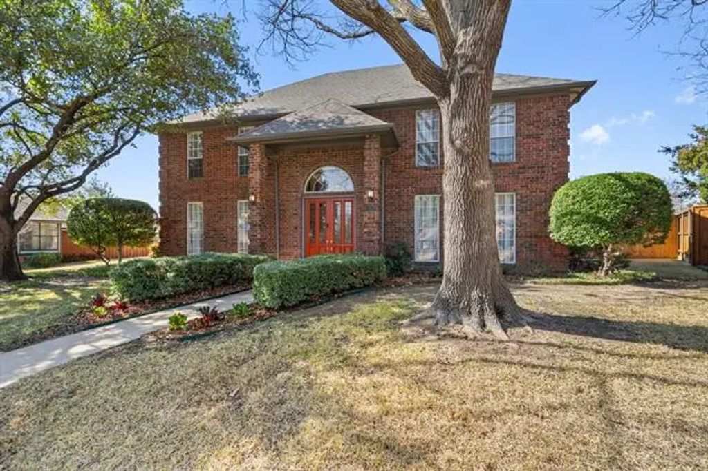1502 Amesbury Drive, Richardson