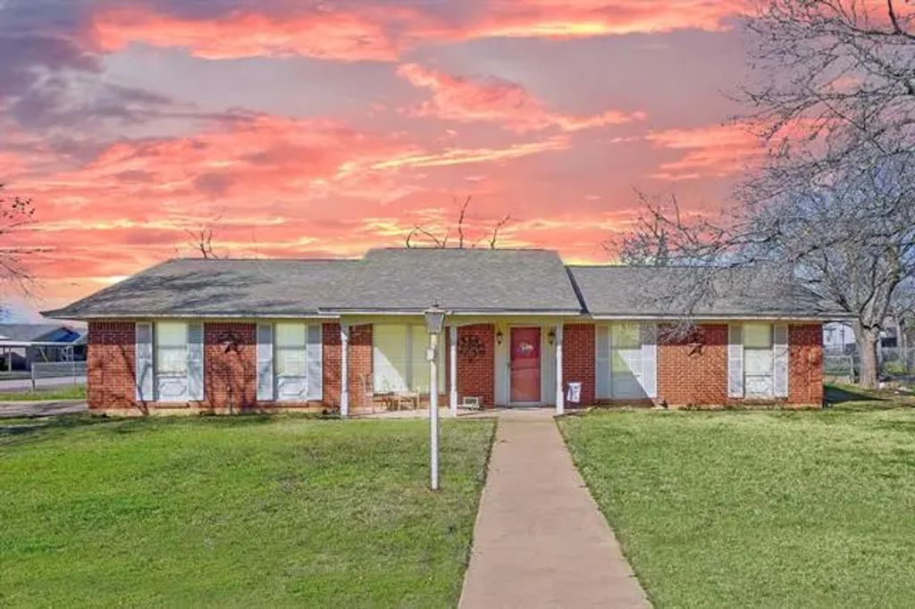 2104 22nd Avenue Se, Mineral Wells