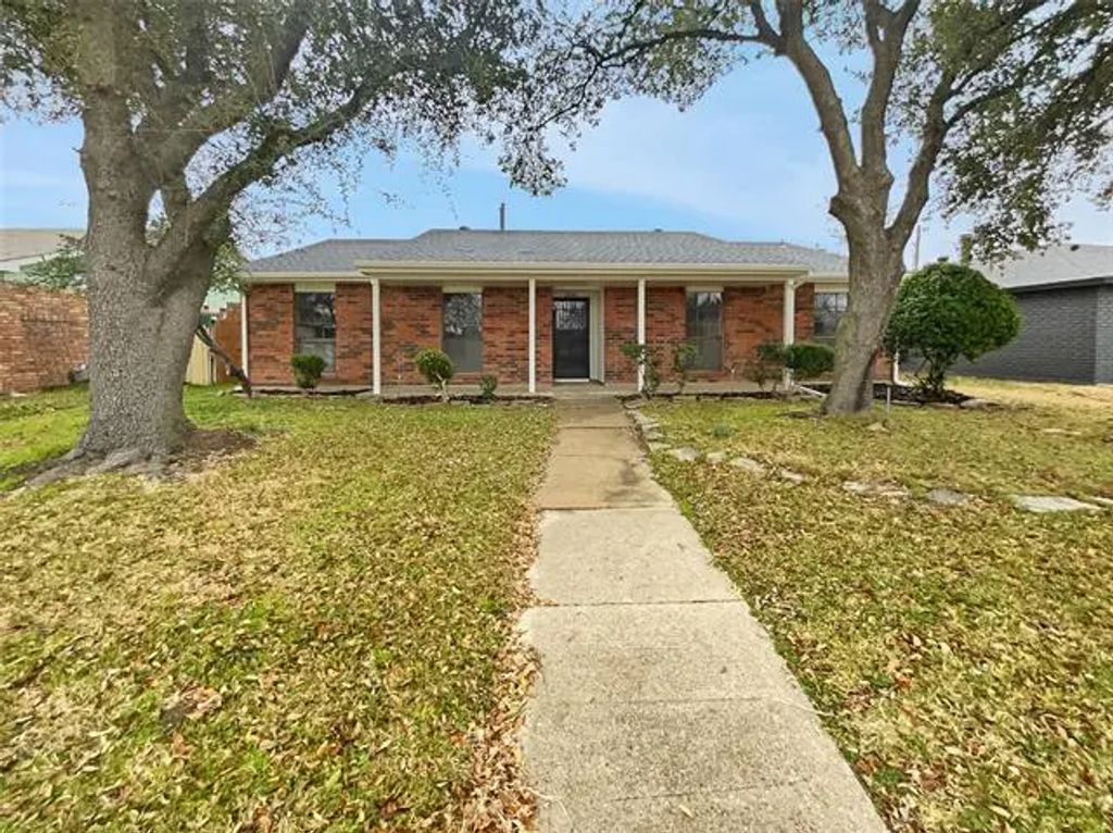 3806 Star Trek Lane, Garland