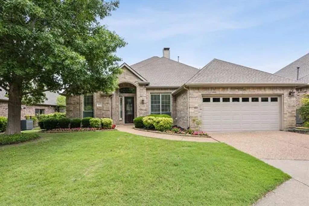 814 Barton Springs Drive, Fairview