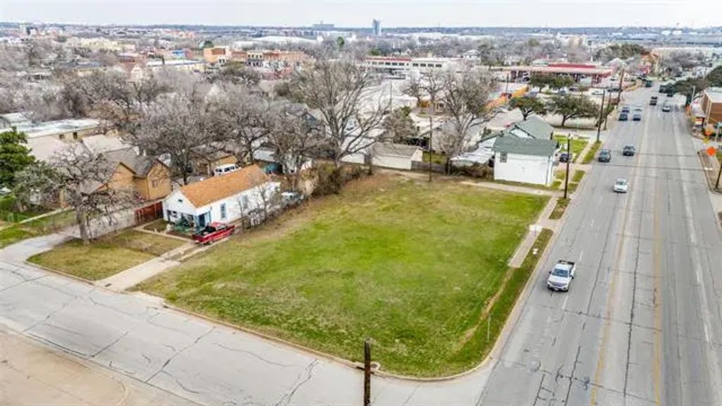 306 W Northside Drive 3, Fort Worth