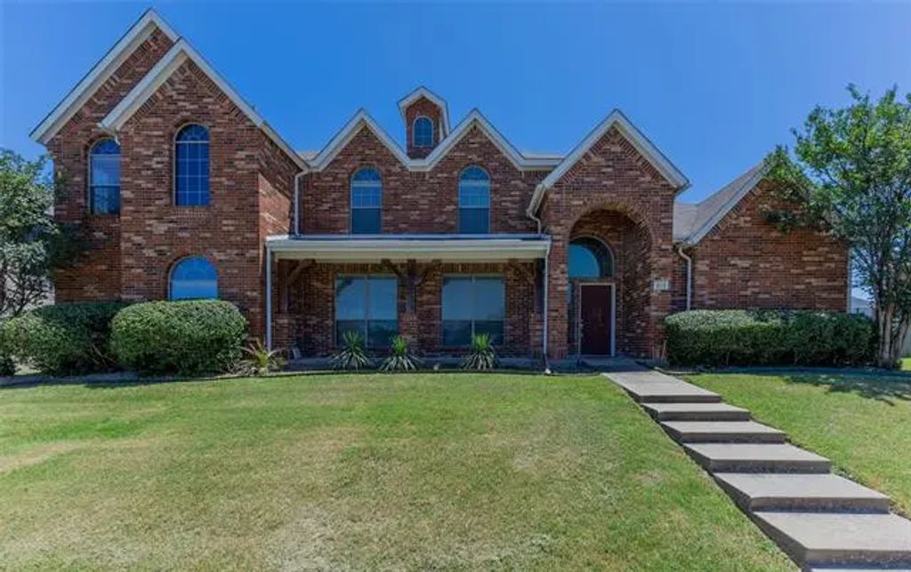 212 Wellington Drive, DeSoto