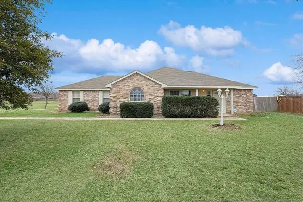 176 Lexington Court, Haslet