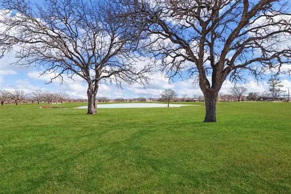 7701 Black Elk Court, Burleson