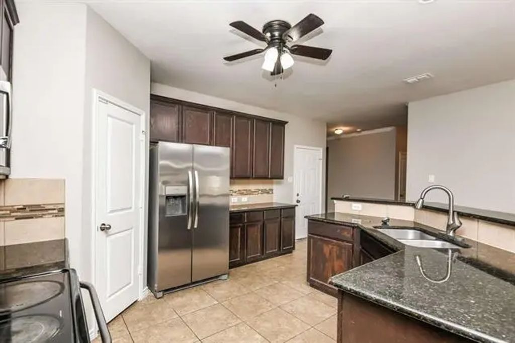 2121 Lorrie Lane, Weatherford