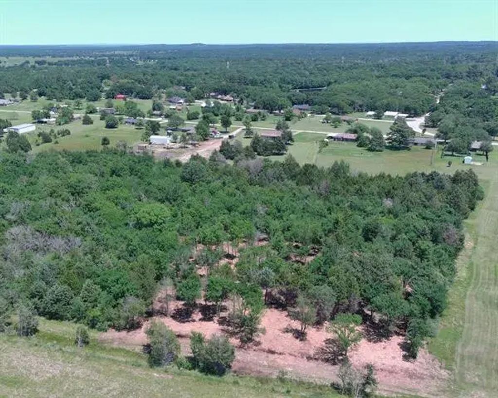 104 County Road 237, Fairfield
