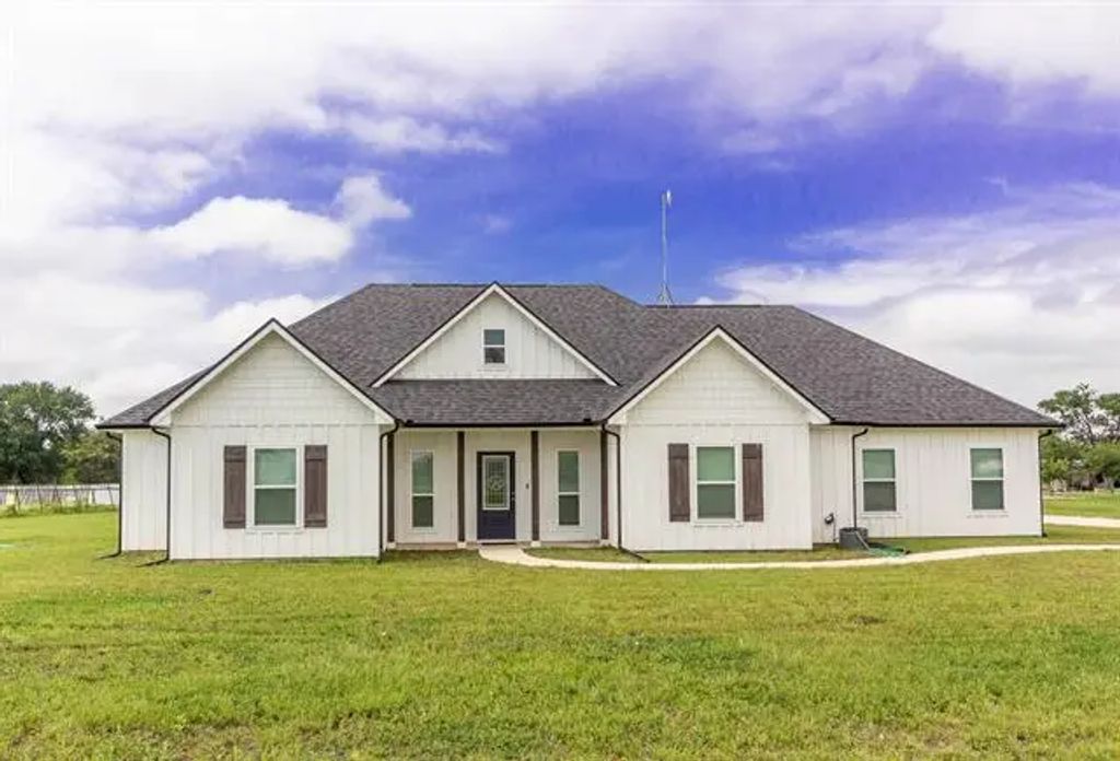 7055 Deer Run, Kemp