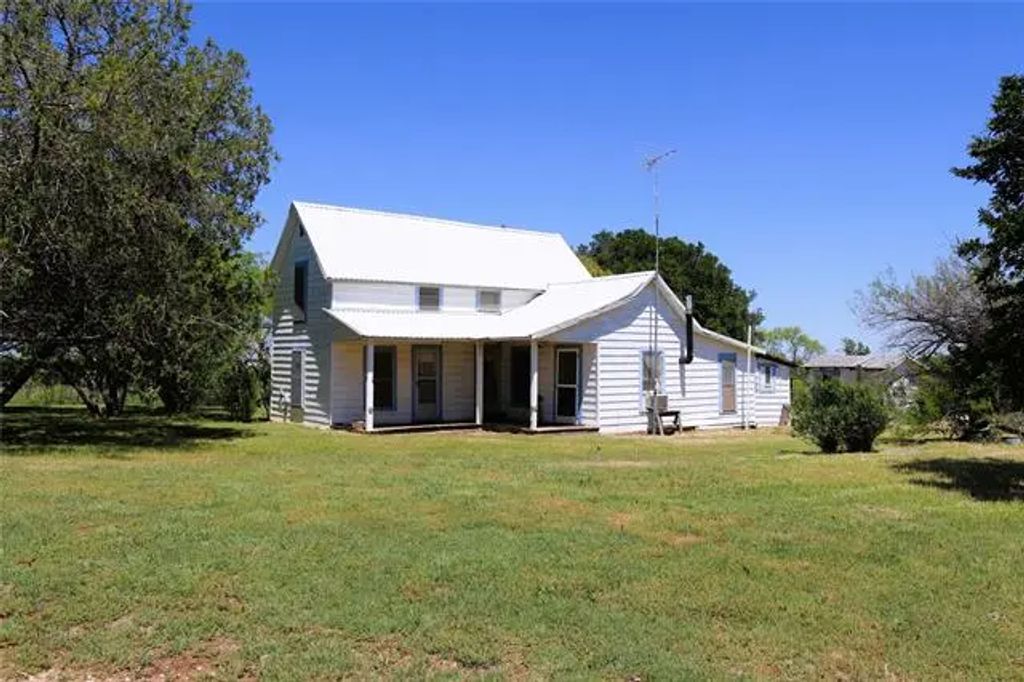 10543 Old Joy Shannon Road, Henrietta