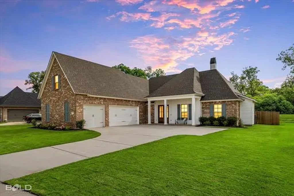 223 Peregrine Way, Bossier City