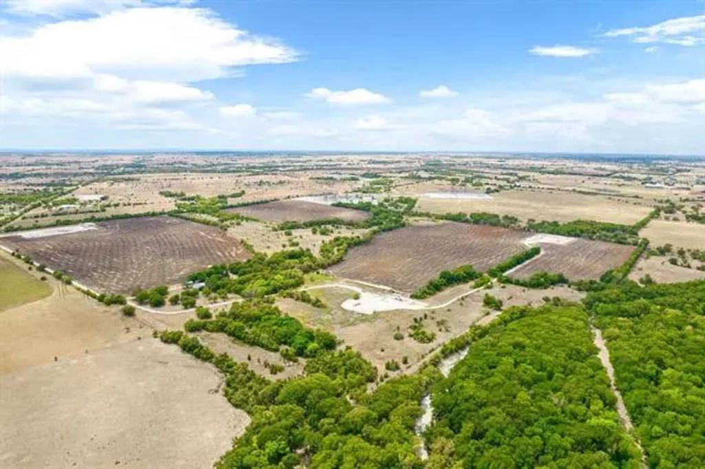 5400 County Road 1228, Godley