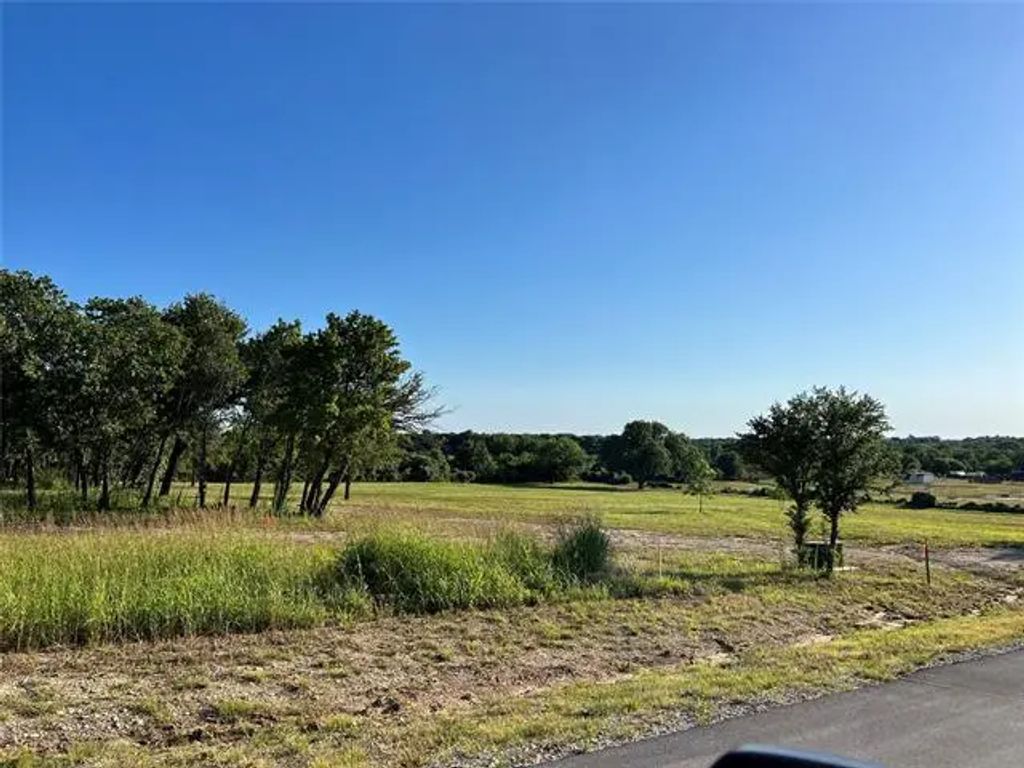 1044 Oak Bend Lane, Weatherford