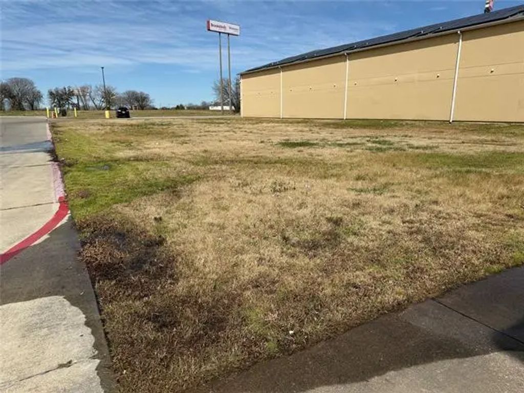 571 Pinson Road, Forney