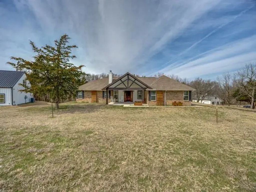 1275 Sister Grove Road, Van Alstyne