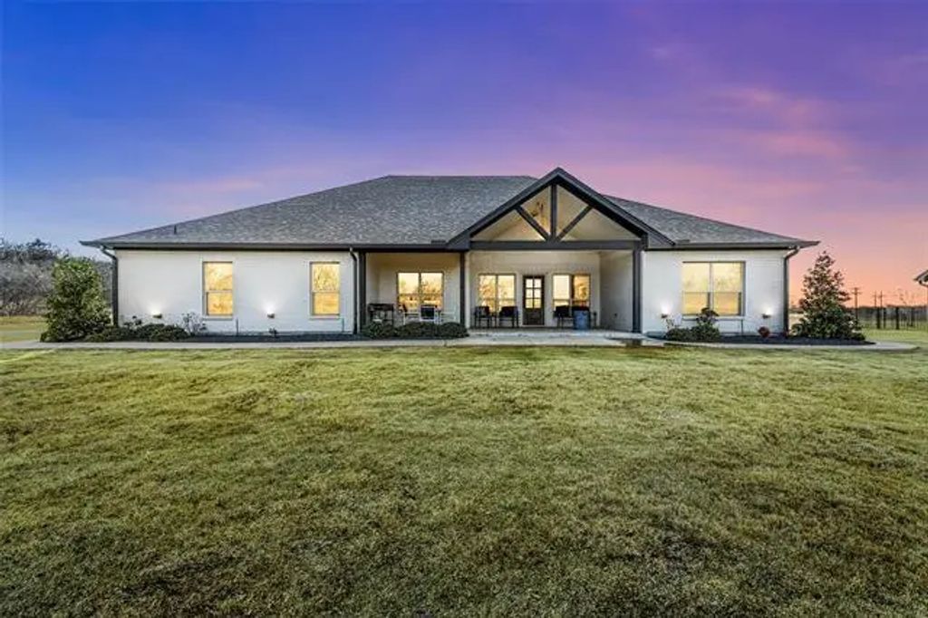 4061 County Road 711, Cleburne