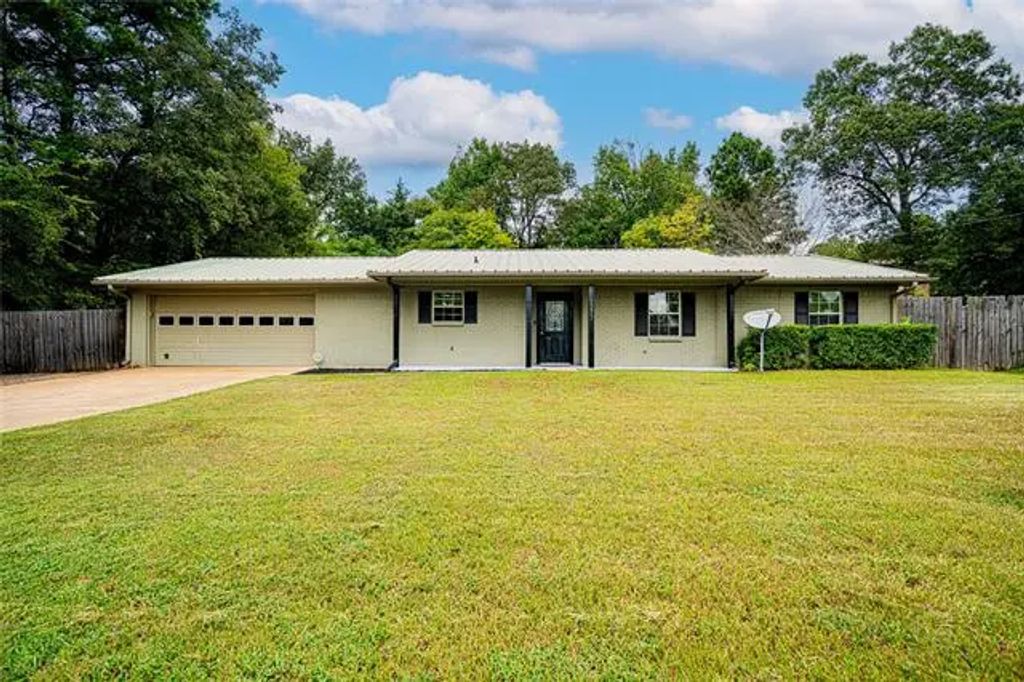 1217 Lakeview Drive, Lone Star