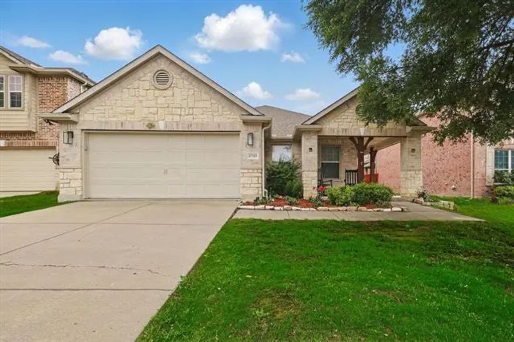 2725 Calmwater Drive, Little Elm