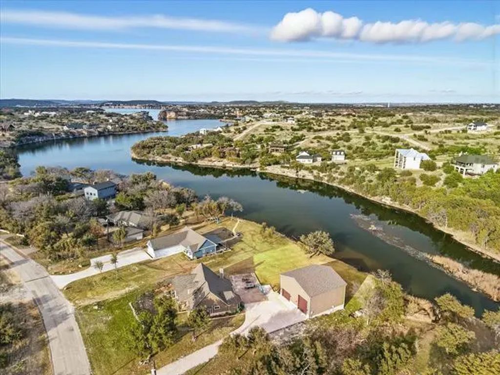7101 Hells Gate Loop, Strawn