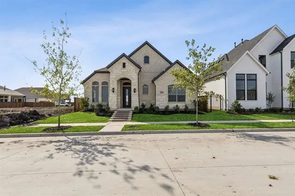 9717 Dahlia Boulevard, Mesquite
