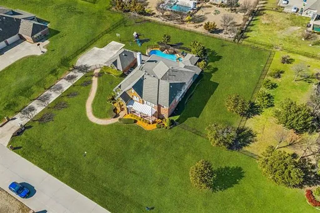 5805 Parker Village Drive, Parker