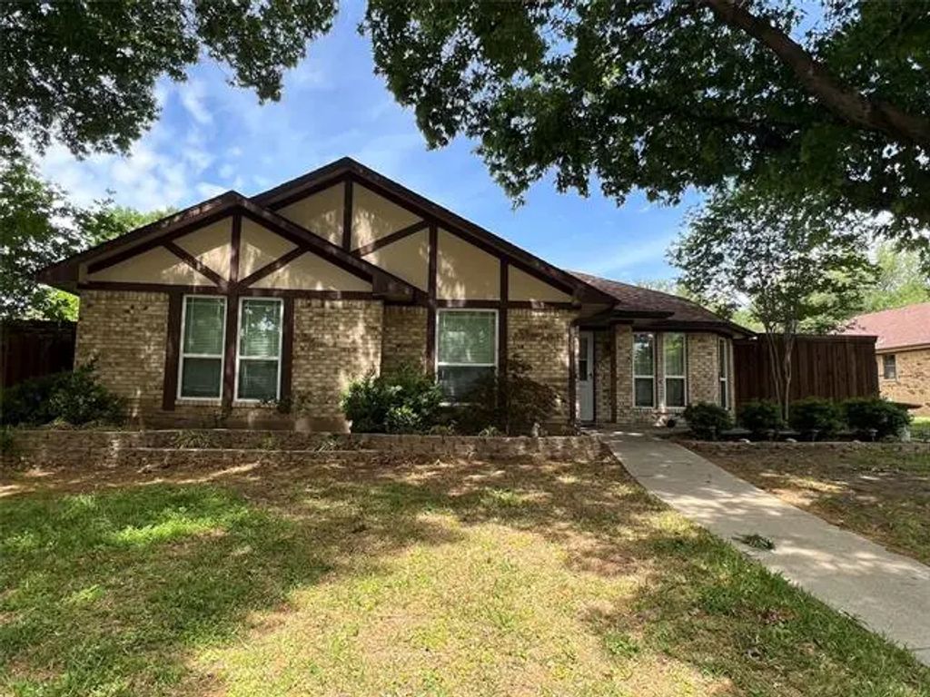 8701 Woodstream Drive, Frisco
