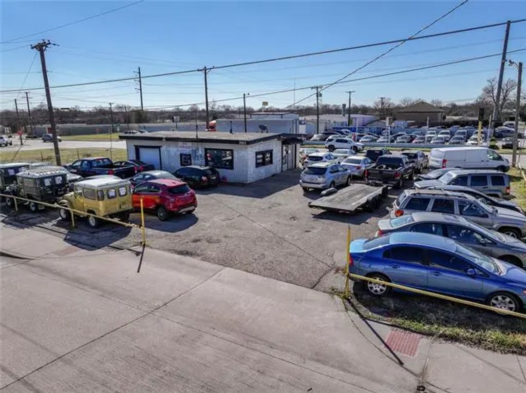 200 E Avenue A, Garland
