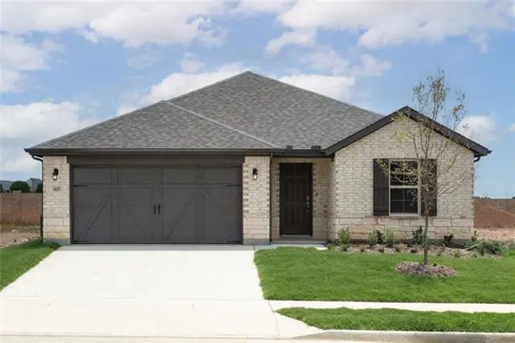 1605 Topaz Trail, Celina