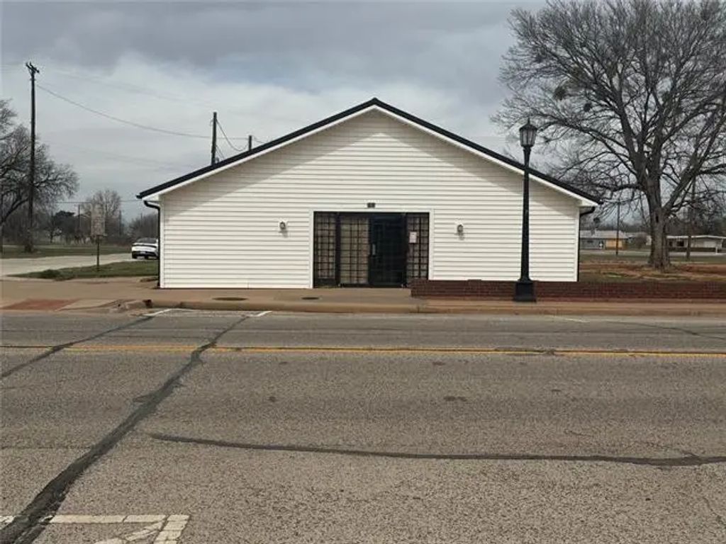 101 E 3rd Street, Burkburnett