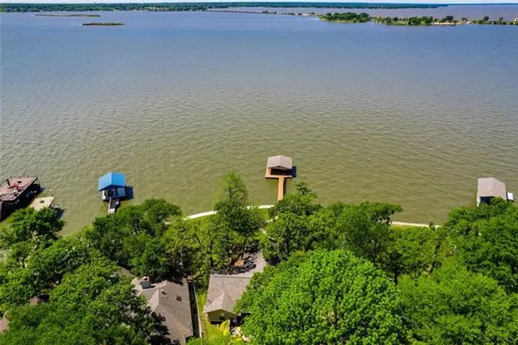 154 Ocean Drive, Gun Barrel City