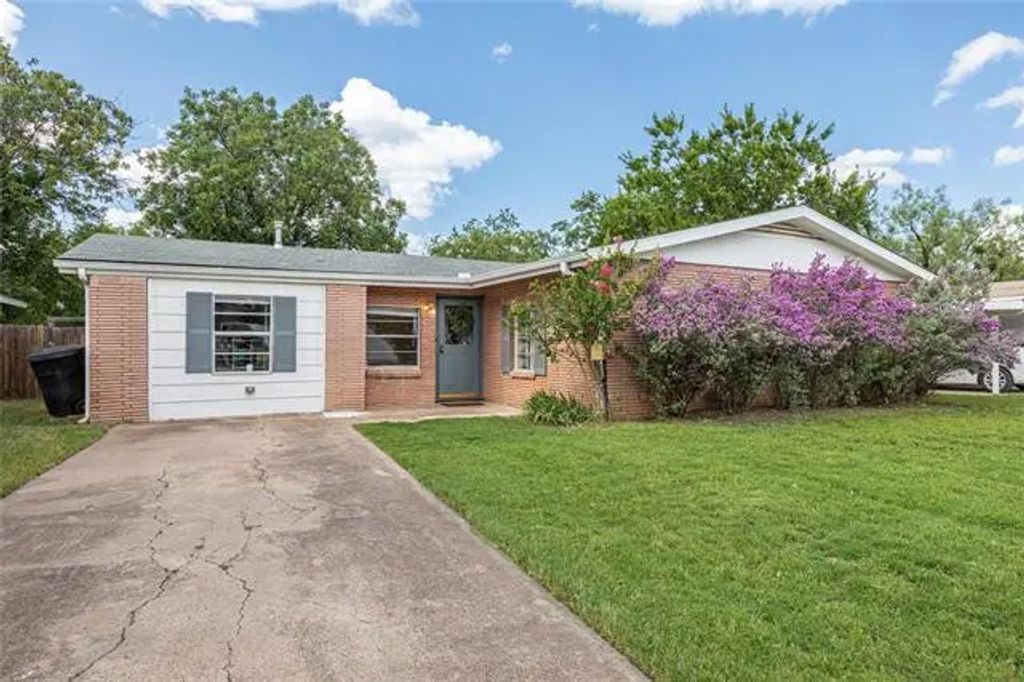2104 N 7th Street, Abilene