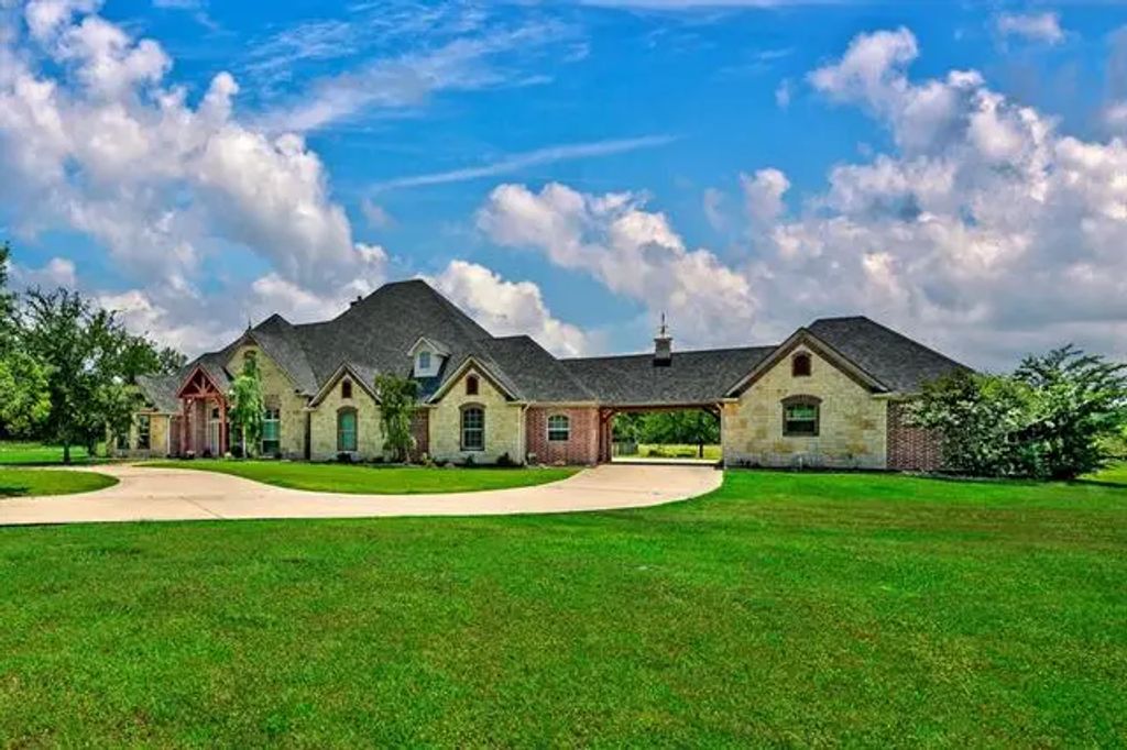 209 Chrissa Drive, Pottsboro