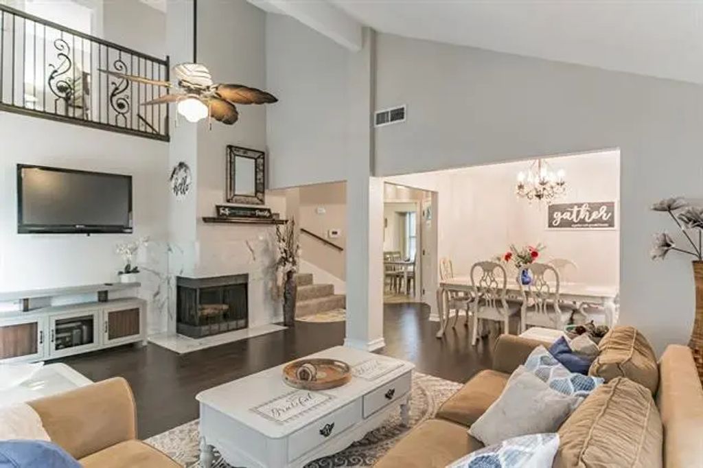 10203 Ridge Oak Street, Dallas